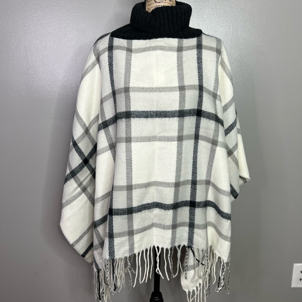 Plaid Turtleneck Poncho Sweater - Black and White fringe modern office‎ travel